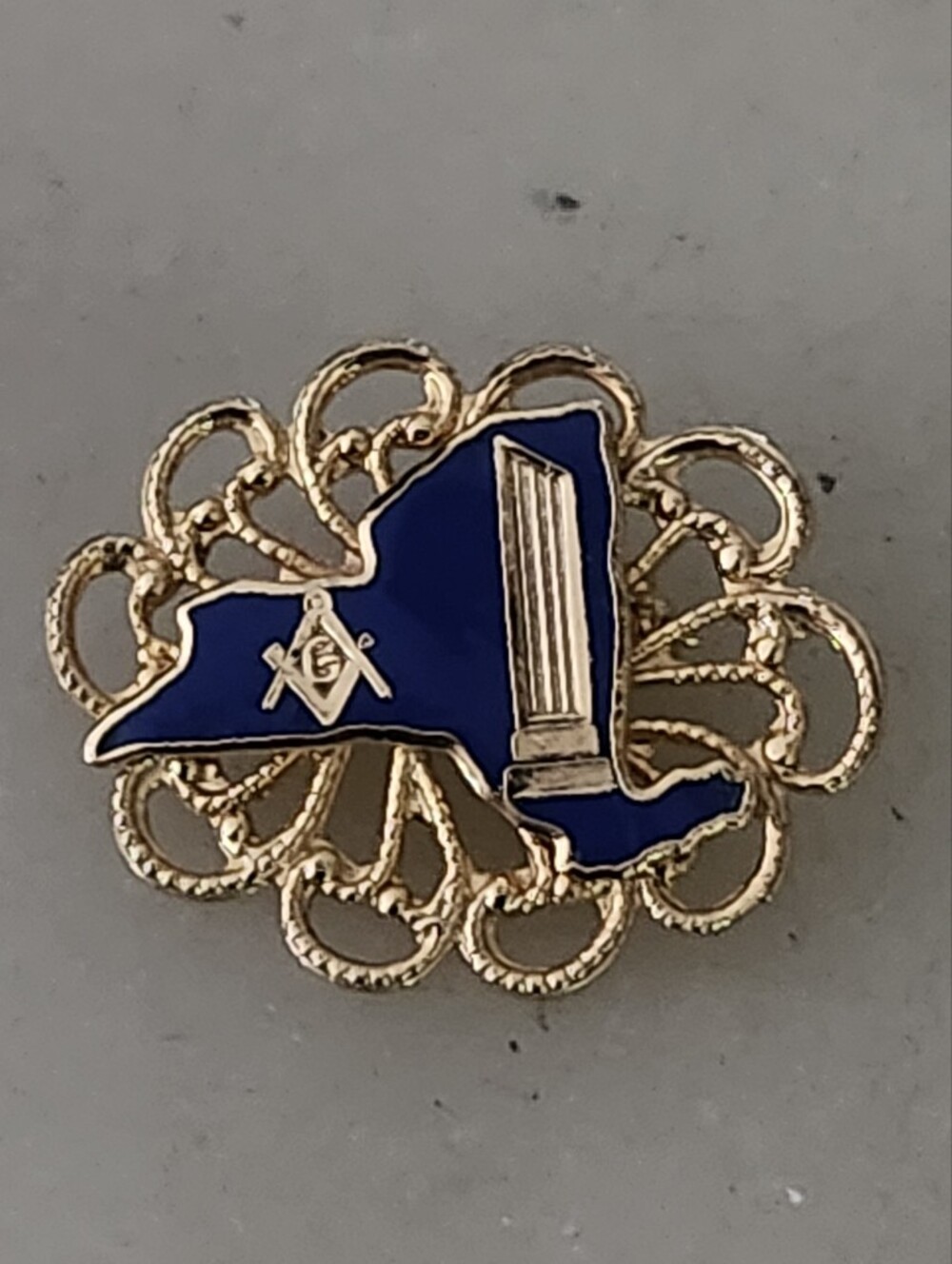 VTG NYS Gold Tone &  Blue Masonic Lapel Pin Brooch